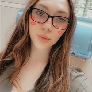 Meet your Posher, Karleigh